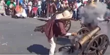 VIDEO. Hombre pierde la mano en Carnaval de Huejotzingo: Revive el momento