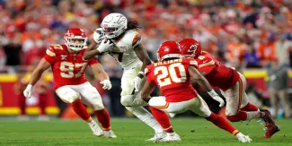 Denver se impone en Arrowhead y extiende su racha