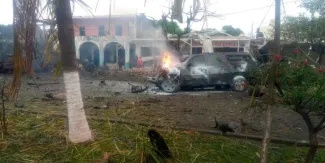 Sigue la violencia en Michoacán: explota coche bomba en Coahuayana y deja cinco muertos 