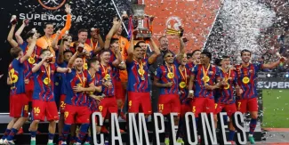 Barcelona gana El Clásico y levanta la Supercopa de España ante el Real Madrid