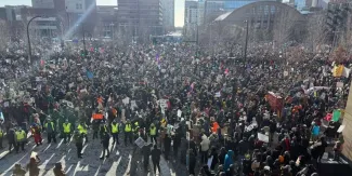 Protestas masivas en Mineápolis y Nueva York contra ICE tras redadas migratorias