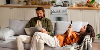 ¿Por qué algunas personas prefieren quedarse en casa? La psicología revela la razón