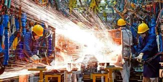 Canadá busca frenar la fuga de inversiones automotrices hacia Estados Unidos con créditos