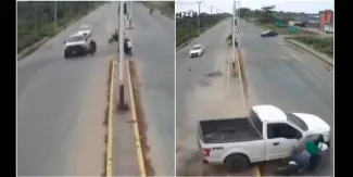 IMÁGENES SENSIBLES. Camioneta choca contra dos mujeres motociclistas. Lamentablemente mueren 