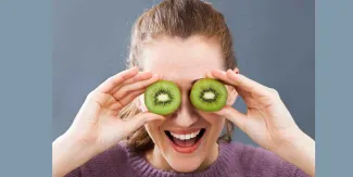 El kiwi: la fruta que combate la ansiedad y mejora tu descanso