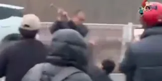 Mata a machetazos al amante de su esposa en plena calle y nadie interviene