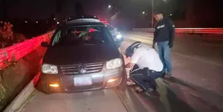 Ponchallantas en Periférico Ecológico de Puebla dejan al menos 12 vehículos con neumáticos dañados