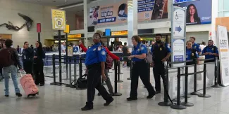 Trump activa al ICE en aeropuertos tras bloqueo presupuestario