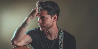 Juan Solo y la nueva versión del tema “Piel de Azúcar”