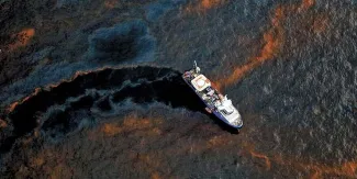 Sheinbaum: “no ocultamos nada” sobre derrame en Golfo