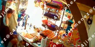VIDEO. Lanzan bomba molotov a tienda en Iztapalapa: cámaras captan ataque sin motivo