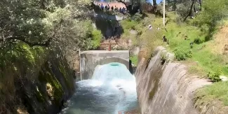 Otra mega fuga de agua ahora en Xochimilco deja calles inundadas y viviendas afectadas
