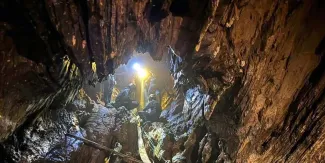 Milagro en Laos: rescatan a mineros atrapados 10 días en cueva; siguen desaparecidos