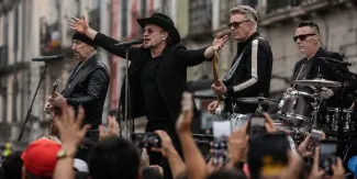 ¡Nadie lo esperaba! U2 aparece en la CDMX y desata furor en pleno Centro Histórico