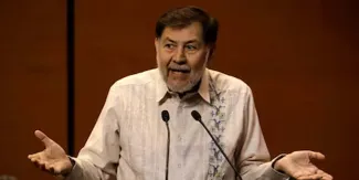 En Puebla, Noroña se enoja porque asistentes indígenas no hablan español