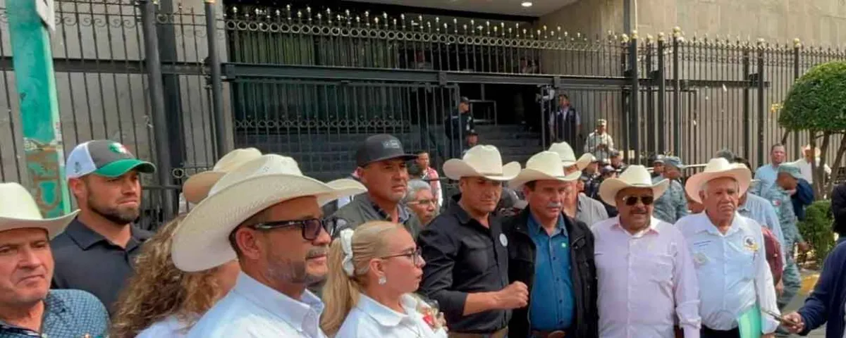 Continúan bloqueos carreteros, pero Gobernación  federal ya dialoga con Antac y Fnrcm