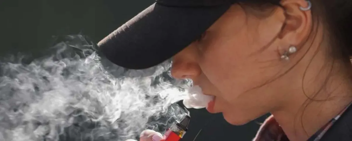 Endurecen ley contra vapeadores: podrían imponer penas de hasta 8 años