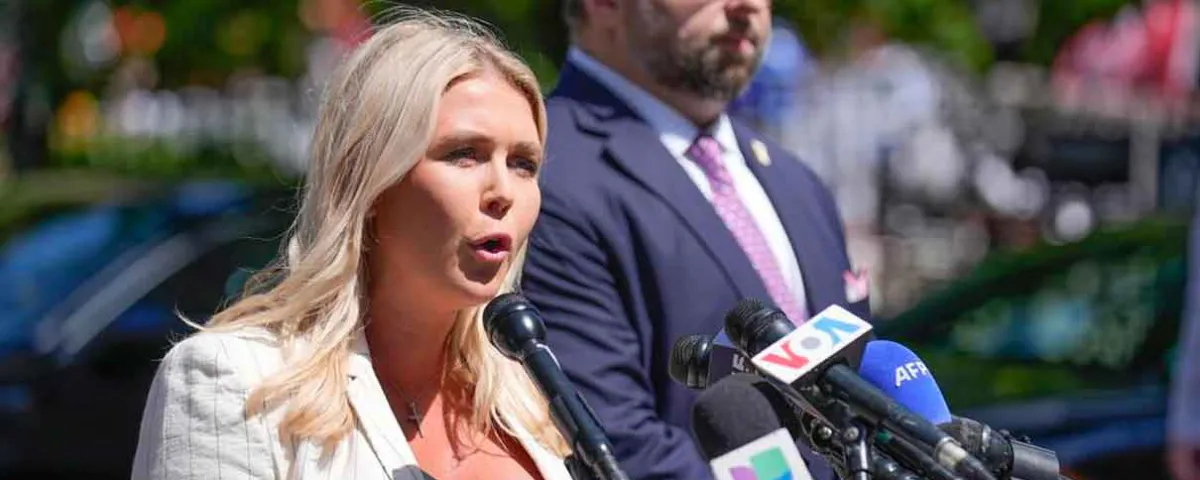 ICE arresta a mujer con vinculo familiar a la portavoz de la Casa Blanca,  Karoline Leavitt