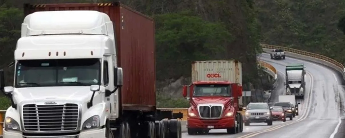 México registra 19 robos diarios en carreteras; transportistas denuncian 60