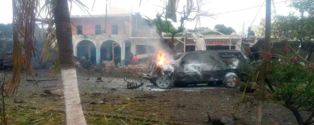 Sigue la violencia en Michoacán: explota coche bomba en Coahuayana y deja cinco muertos 