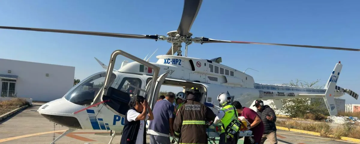 SUMA traslada a joven motociclista de Izúcar a Puebla para atención especializada