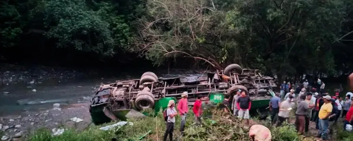 Saldo mortal tras el accidente de un autobús de pasajeros en Veracruz