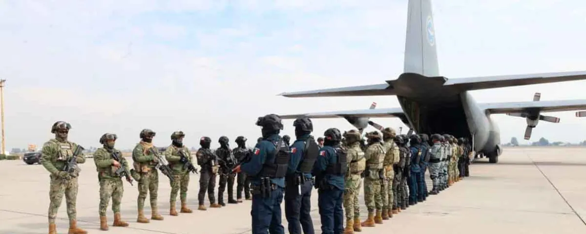 México entrega a 37 líderes del narco a Estados Unidos; Harfuch confirma tercer traslado en un año