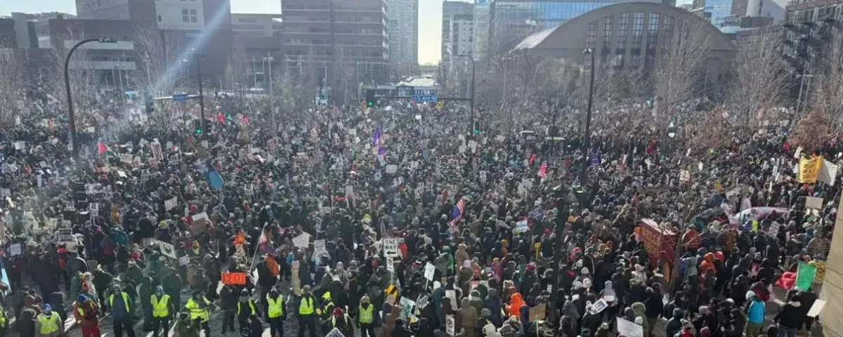 Protestas masivas en Mineápolis y Nueva York contra ICE tras redadas migratorias