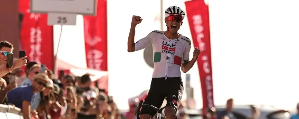 Isaac del Toro remonta y recupera el liderato en la etapa reina del UAE Tour