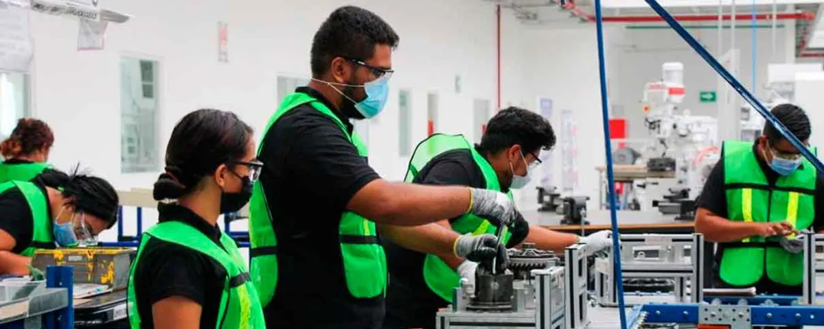 Senado aprueba reducción de jornada laboral a 40 horas; reforma será gradual hasta 2030