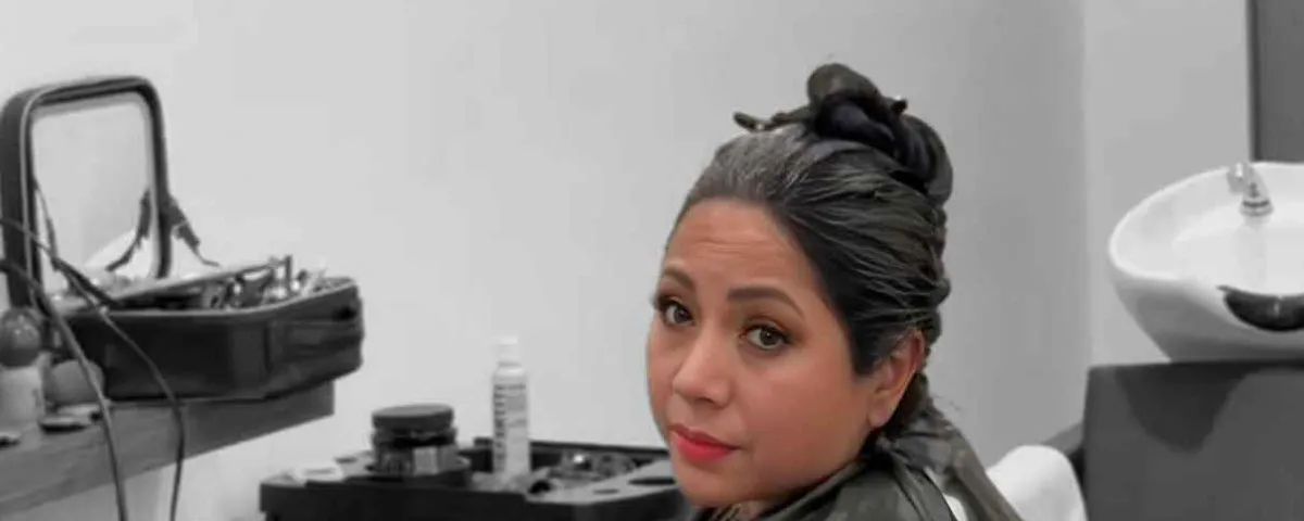 Senadora que se pintaba el cabello en estética dentro Senado afirma que compañeras la invitaron a hacerlo y ahora la dejan sola