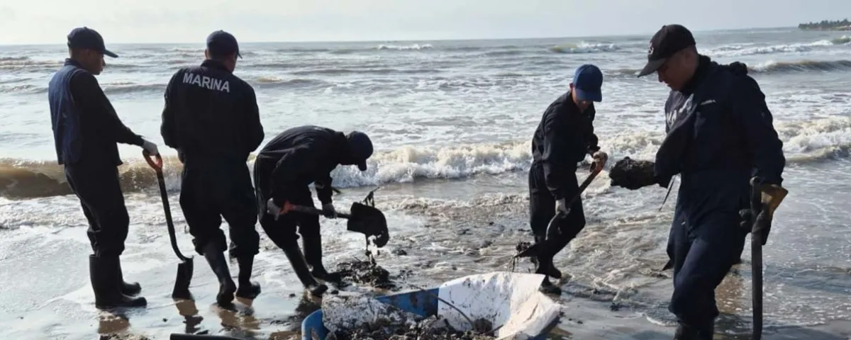 Ambientalistas alertan: autoridades conocían derrame en el Golfo y no actuaron