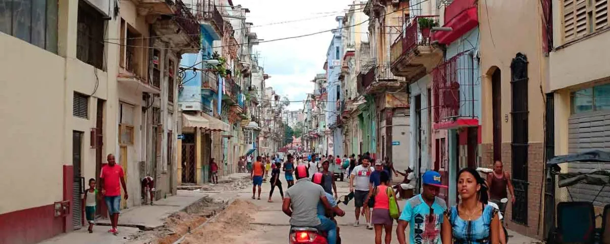 Ayuda humanitaria de México a Cuba se vende en dólares: denuncian comercialización de víveres donados