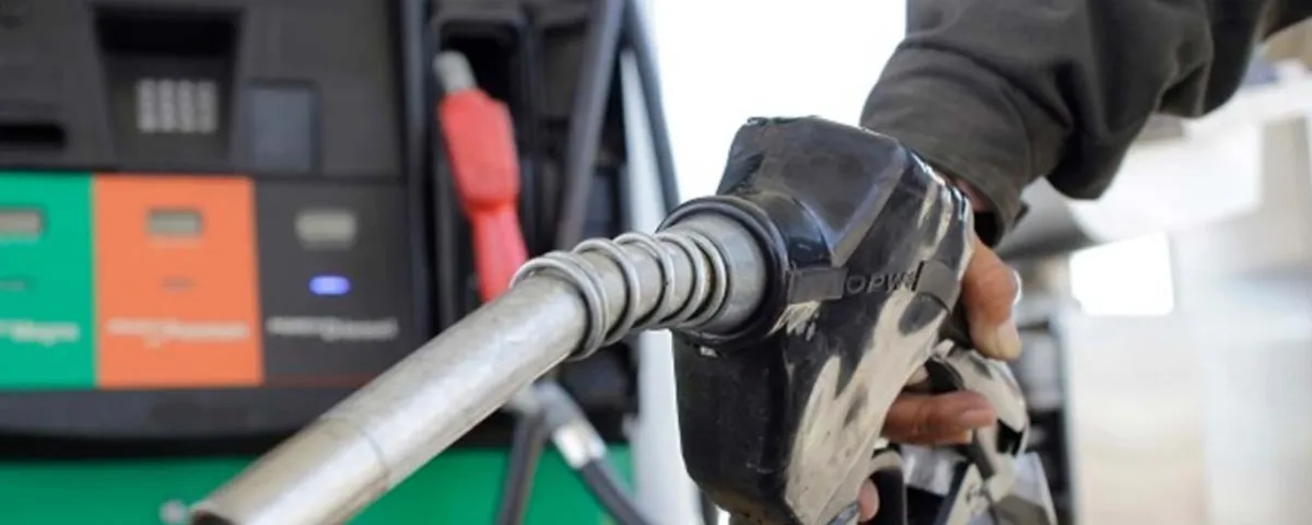Descartan gasolinazo en México pese al alza del petróleo por ataques contra Irán