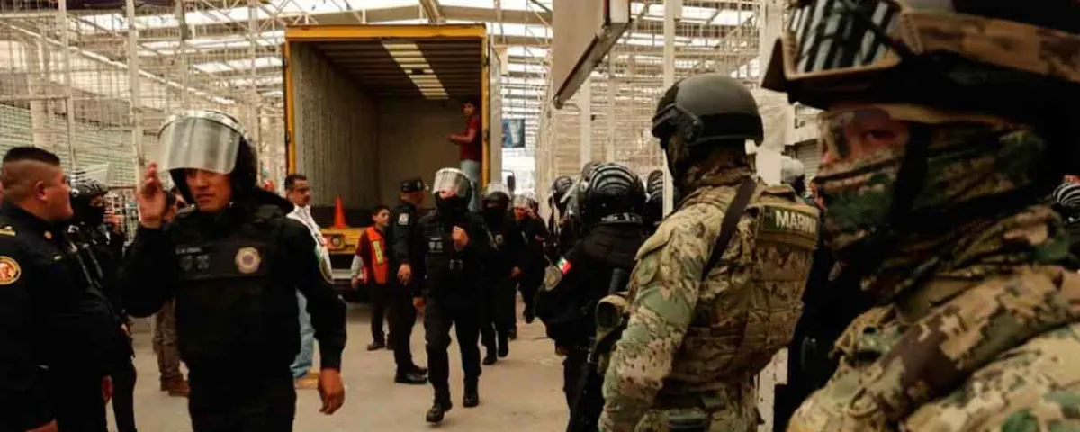 IMPI asegura bodegas con mercancía pirata en Tepito; iban por ventas del Mundial 2026