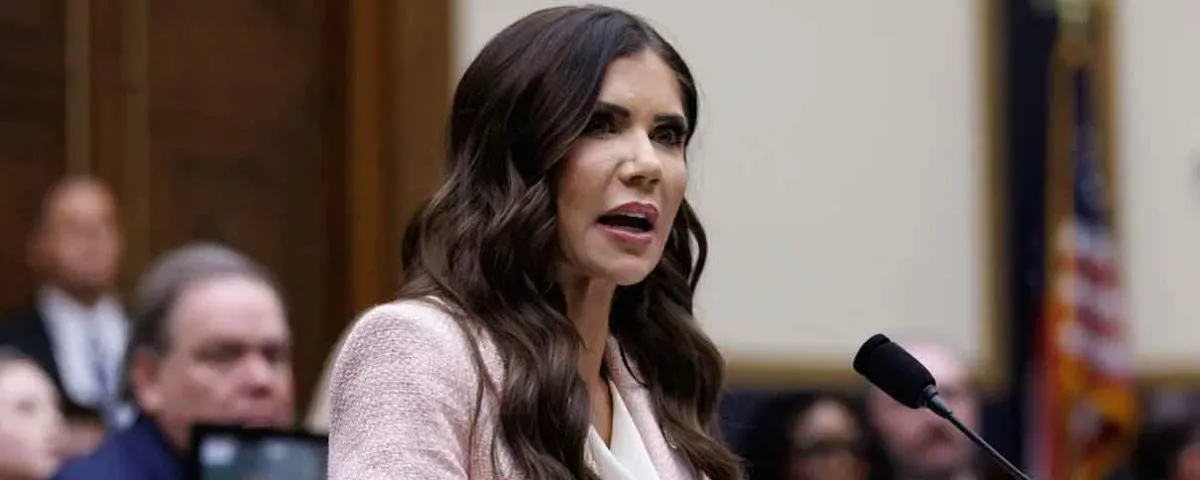 Trump destituye a Kristi Noem tras muerte de dos estadounidenses en operativos del ICE