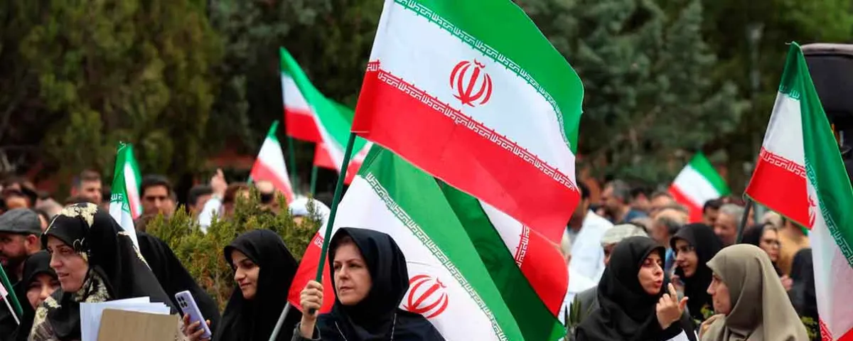 Cadenas humanas protegen centrales eléctricas y puentes de Irán