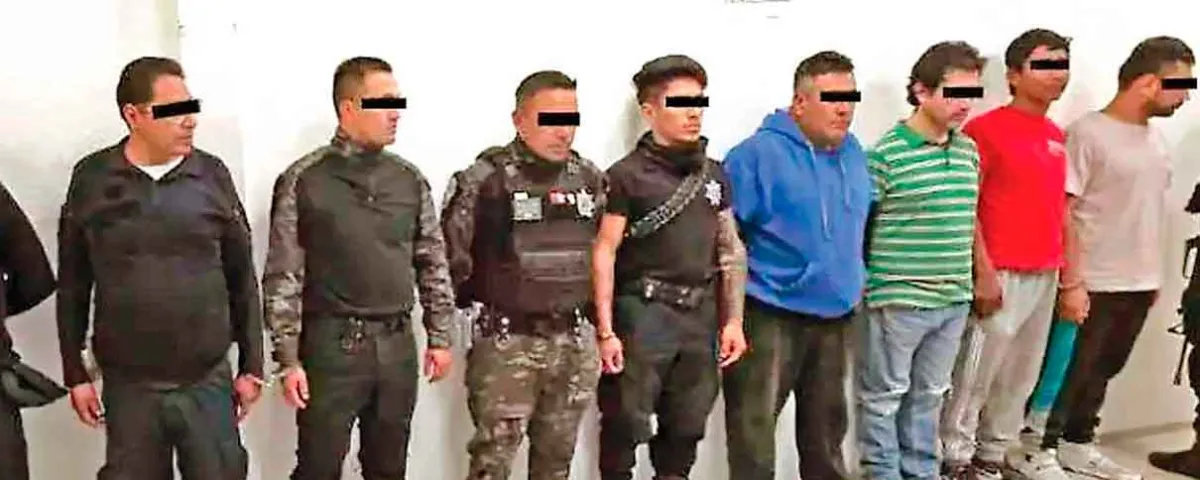Detienen a banda de policías dedicada al robo de transporte en EDOMEX