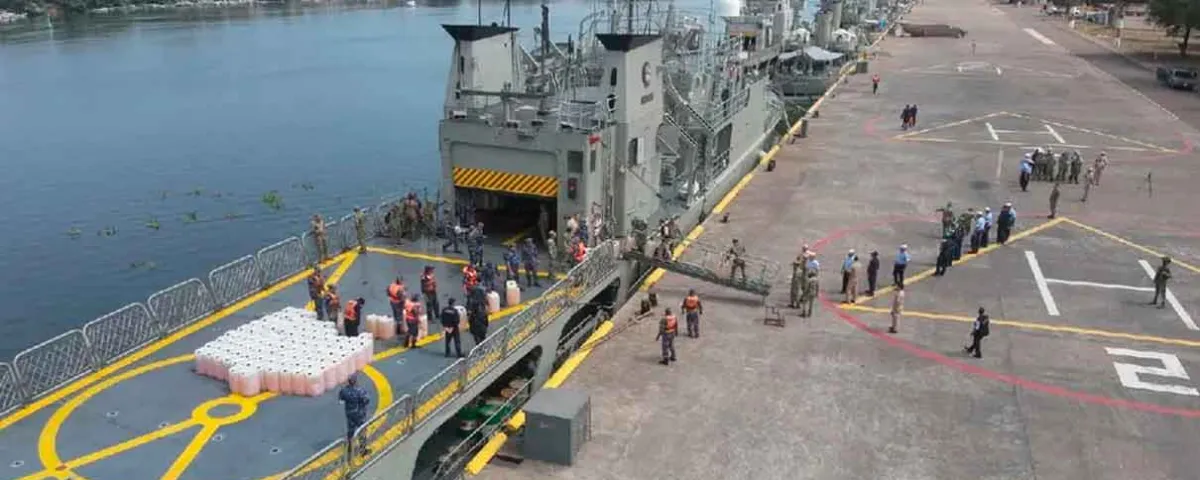 Marina incauta miles de litros de HUACHICOL en una embarcación en costas de Michoacán